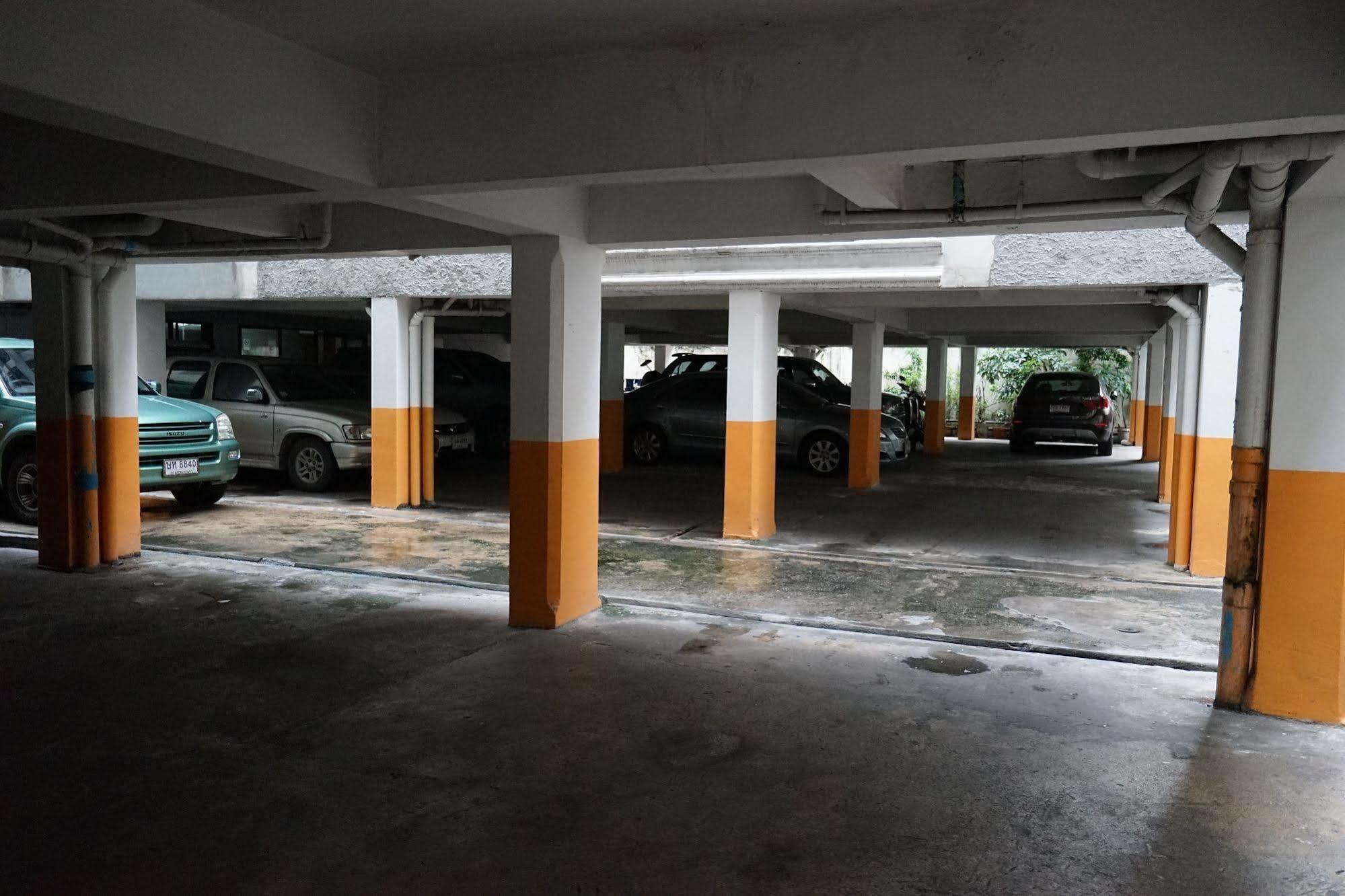 Banglumpoo Place pensión Bangkok Exterior foto